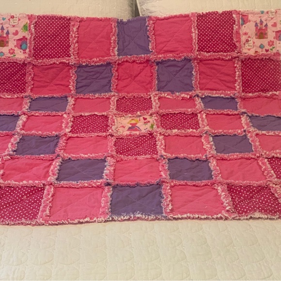 New handmade princess rag quilt - Picture 1 of 3